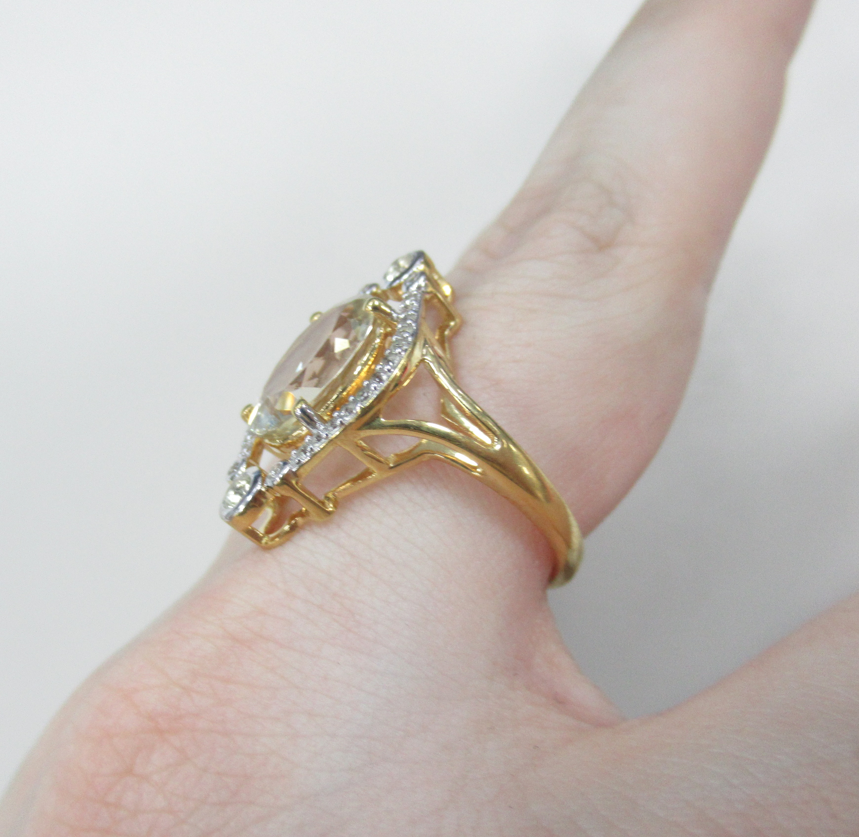 Серебряное кольцо с гелиодором